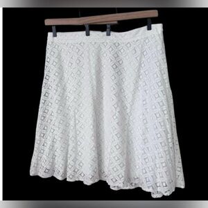 AVENUE A line lace Skirt NWT Size‎ 22 White Pleated
